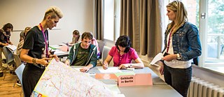 In Fortbildungen wird man wieder selber zum Lernenden und entwickelt seinen Unterricht weiter.  &copy; Foto (Ausschnitt): © Goethe-Institut/Martin Welker In Fortbildungen wird man wieder selber zum Lernenden und entwickelt seinen Unterricht weiter. 