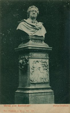 Goethův pomník v Karlových Varech na historické pohlednici
