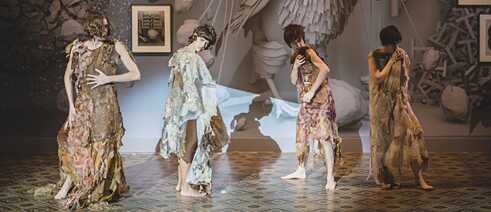 Helena Kanaan’s performance piece “Ritidomas,” performed by Augustē, Bela Leindecker, Maria Galant, Sandro Aliprandini