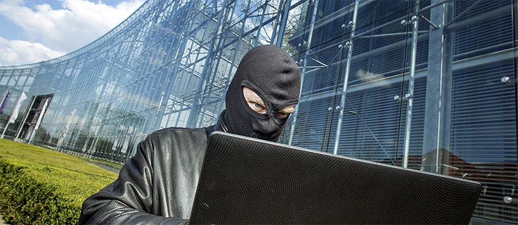 Les virus informatiques et les logiciels malveillants sont souvent installés sur des ordinateurs de particuliers à partir desquels sont réalisées des attaques.