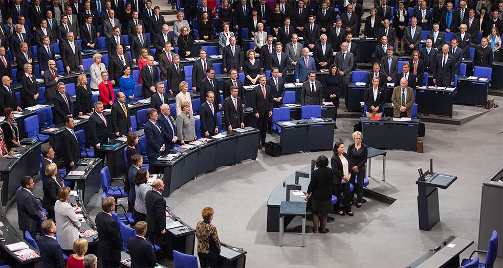 Des femmes siégeant au parlement allemand. Depuis longtemps une banalité, mais elles sont aujourd’hui encore une minorité. 