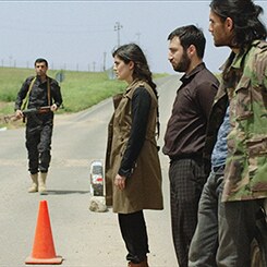 Filmden bir sahne: Çatısız Ev