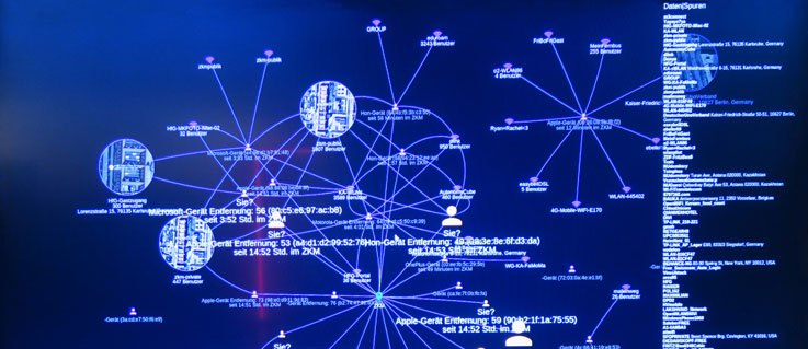 Installation Daten|Spuren (Alex Wenger, Max-Gerd Retzlaff)