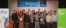 Teilnehmende Übersetzerinnen und Übersetzer des „Merck Social Translating Projekts“ mit dem Partner Merck in Seoul | Foto: Goethe-Institut Korea/OZAK