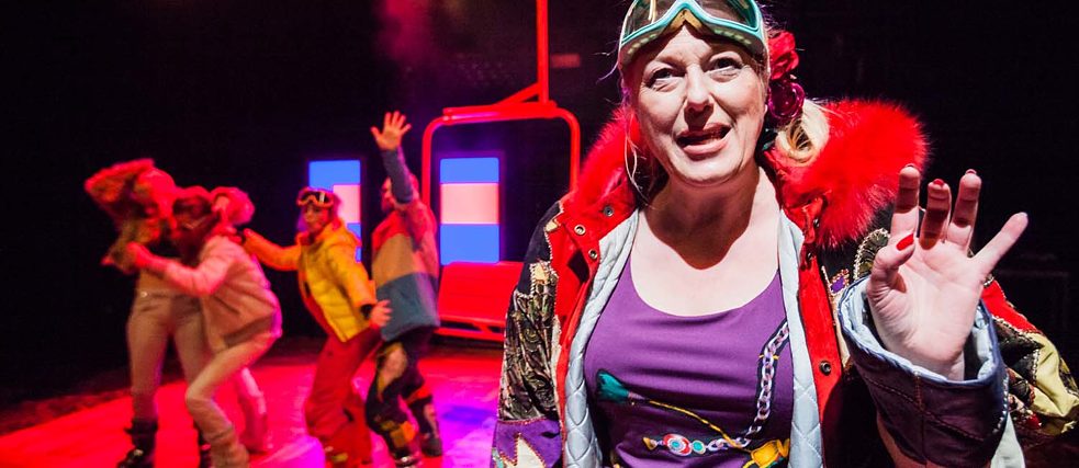 Kohtaus näyelmästä Rechnitz_Tuhon_enkeli