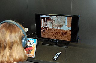 Consultando material en una cabina 