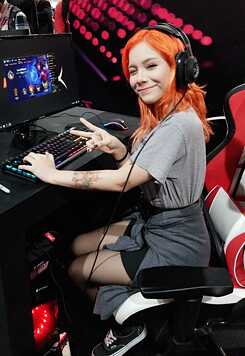 La gamer peruana Lucy Weird