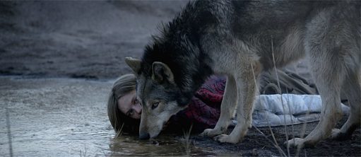 Frau mit Wolf