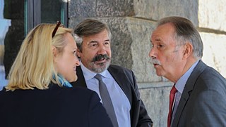 Klaus-Dieter Lehmann (right) conversing with Anne Schönhagen and Rüdiger Bolz
