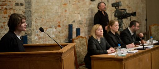 Yekaterina Samutsevich (Pussy Riot) in cross-examination. Judge's table: Anita Soboleva, Olga Shakina, Mikhail Kaluzhsky