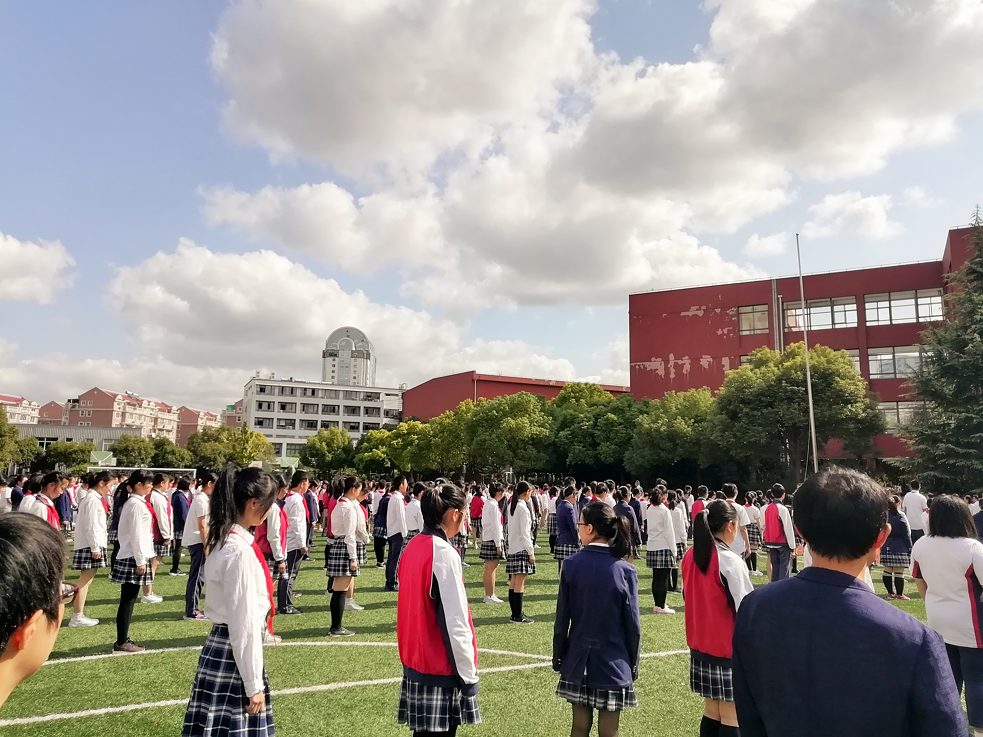 Aufstellung auf dem Schulhof