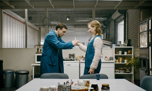 ΣΤΟΥΣ ΔΙΑΔΡΟΜΟΥΣ