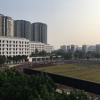 Der Schulcampus der Shenzhen Second Foreign Languages School