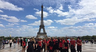 Der Frauenchor Kombinat bereitet sich auf einen Auftritt vor