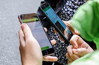 Auf dem Weg beantwortet man die Fragen.