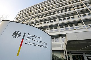 More than 900 experts at the Federal Office for Internet Security in Bonn analyse movements on the Internet. 