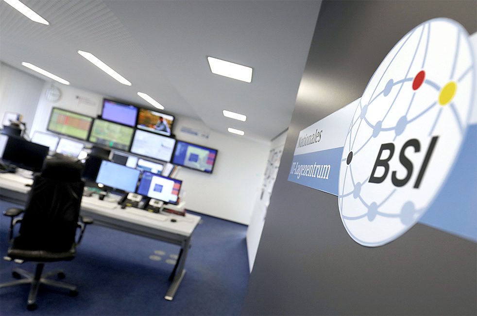 Large screens enable staff to monitor activity on social media platforms and at the same time keep an eye on government servers. 