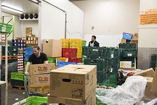 Everybody Eats founder Nick Loosley rescuing food from New World, Eastridge