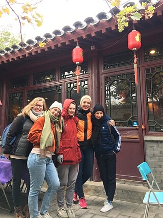 Nach einem langen Tag wärmten wir uns im „Alley-Cafe“ auf