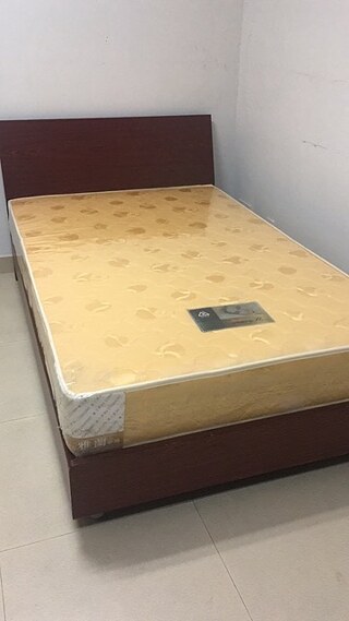 Mein neues, noch eingepacktes Bett 