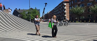 Szene aus dem Dokumentarfilm „Nomadic Identities – Wandering in the Freedom within itself “, mit der Künstlerin Nada Prlja, der am 7. Dezember 2018 auf dem CRIC-Festival zu sehen ist. | Foto: Kontrapunkt