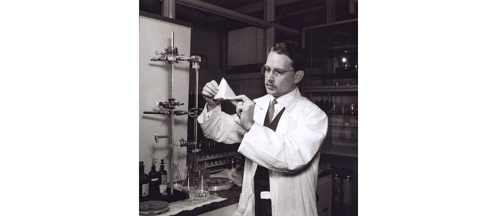 Erik Wallenberg präsentiert sein Tetraeder-Modell