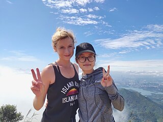 Eine der beiden Frauen und ich