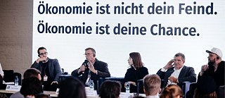 Kreative Industrie Artwerk Diskussion &copy; (c) ART-WERK / Mikhail Vetlov / Ksenia Nizova Kreative Industrie Artwerk Diskussion