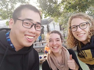 „Can I take a picture, please?“