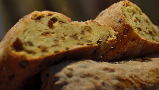 Weihnachtstollen oder Christstollen