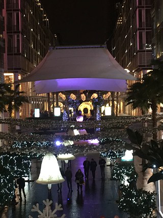 Auf dem Abdali-Boulevard