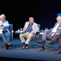 60 years later: Group 47 - Günter Grass, Joachim Kaiser and Martin Walser - on the blue sofa at the Berlin Ensemble