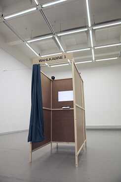 The voting booth where the voter’s physiognomy is scanned.