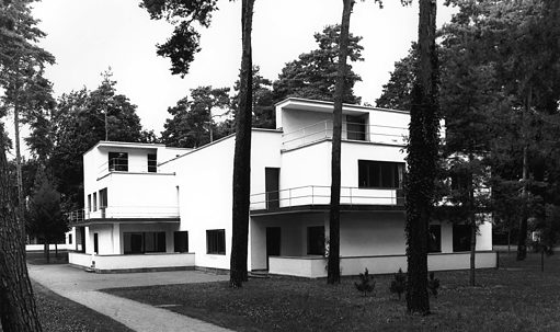 Black and white fotography Masterhouse Walter Gropius, Dessau