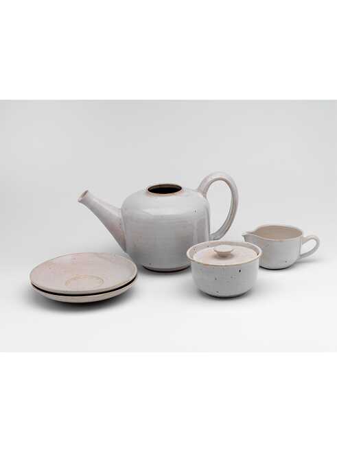 Fotobijschriften: Servies van Marguerite Friedlaender en Franz Wildenhain (Het Kruikje, Putten), 1934- 1940. Museum Boijmans Van Beuningen, Rotterdam. 