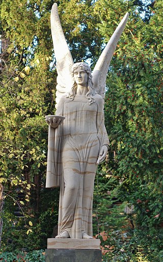 Engelskulptur im Museumspark © © Karl-May-Museum Radebeul Engelskulptur im Museumspark