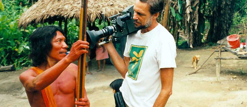 Como director de fotografía del mediometraje Die Waiãpi, Volk des Dschungels [Wayãpi, un pueblo de la selva], una película de 2000, dirigida por el alemán Gernot Schley