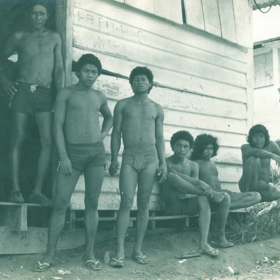 Arbeiterunterkunft des multinationalen Unternehmens Jari in Amazonien. Aus dem Dokumentarfilm Jari (1980), von Bodanzky und Wolf Gauer.