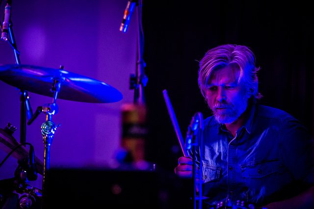 Karl Ove Knausgård am Schlagzeug