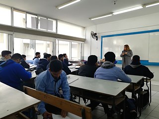 Miss Souha und ihre Englischklasse