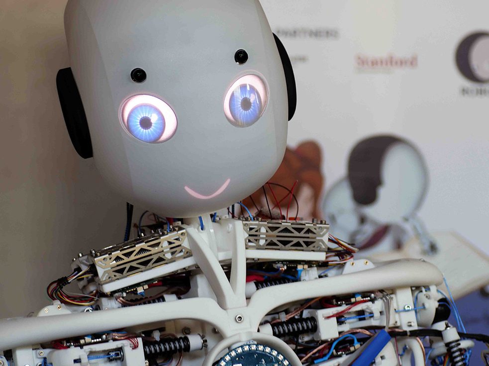 O robô Roboy sabe andar de bicicleta e operar um toca-discos. Seus criadores dizem que, por volta de 2020, ele será capaz de fazer diagnósticos médicos.