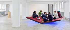 Ein Ort des Zusammenkommens: „PrayWay" von Slavs und Tatars (2012) l Foto: Bernard Kahrmann