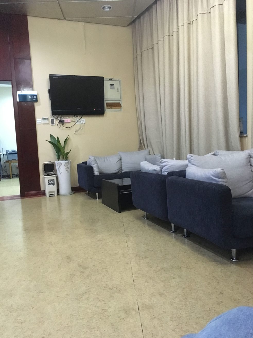 Der luxuriöse Wartebereich für die ausländischen Patienten