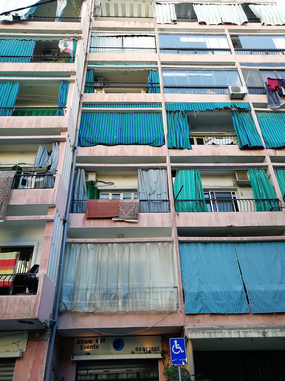 Balkone mit „Vorhängen“