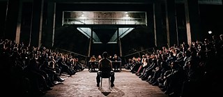 „М - die Stadt sucht einen Mörder“ von David Schalko 2019 © Foto (Ausschnitt): © Pertramer/Pichler / Superfilm​  „М - die Stadt sucht einen Mörder“ von David Schalko 2019