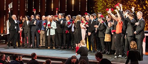 Награждаването 2019: Директорът на фестивала Дитер Кослик с наградените и с членовете на журито 