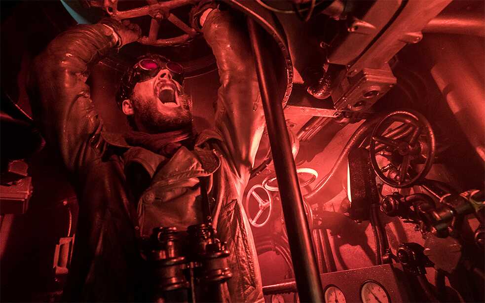 <b>Das Boot</b><br>¿Sufre usted de claustrofobia? Entonces habrá momentos en que esta serie lo angustie. <i>Das Boot</i>, que cuenta los episodios a bordo del submarino de guerra alemán U 612 en 1942, hace que los espectadores sientan la atmósfera claustrofóbica de a bordo. También causa impresión la cuantía de su presupuesto: la continuación en formato de serie de la película que dirigió en 1981 Wolfgang Petersen costó veintiséis millones quinientos mil euros Así, por episodio, <i>Das Boot</i> resultó más cara que Babylon Berlin, la titánica producción de la emisora de cable Sky.