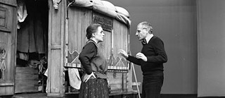 Die Titeldarstellerin Gisela May zusammen mit Intendant Manfred Wekwerth bei einer Probe zu „Mutter Courage und ihre Kinder“, 1978  &copy;   Die Titeldarstellerin Gisela May zusammen mit Intendant Manfred Wekwerth bei einer Probe zu „Mutter Courage und ihre Kinder“, 1978 