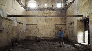 Exploring © © Walter Solon Exploring