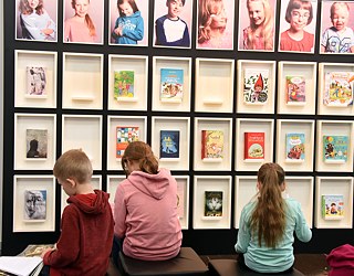 متعة القراءة للكبار والصغار في معرض لايبتسيج للكتاب